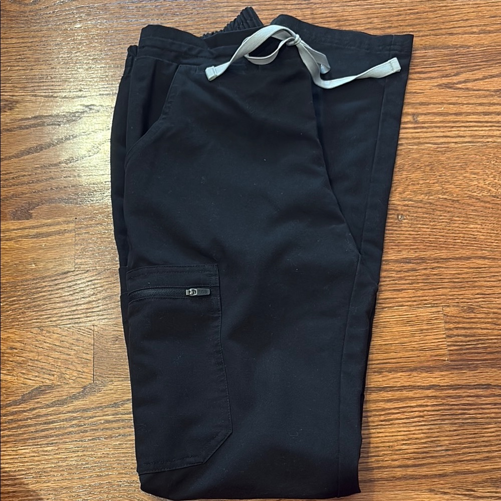 FIGS STRAIGHT LEG SKINNY FIT BLACK SCRUB PANT